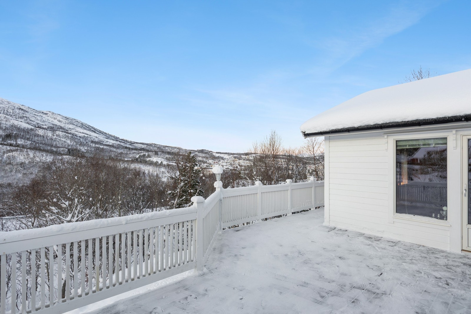 Se den fine uteplassen, her sitter du skjermet og usjenert. Galleribilde