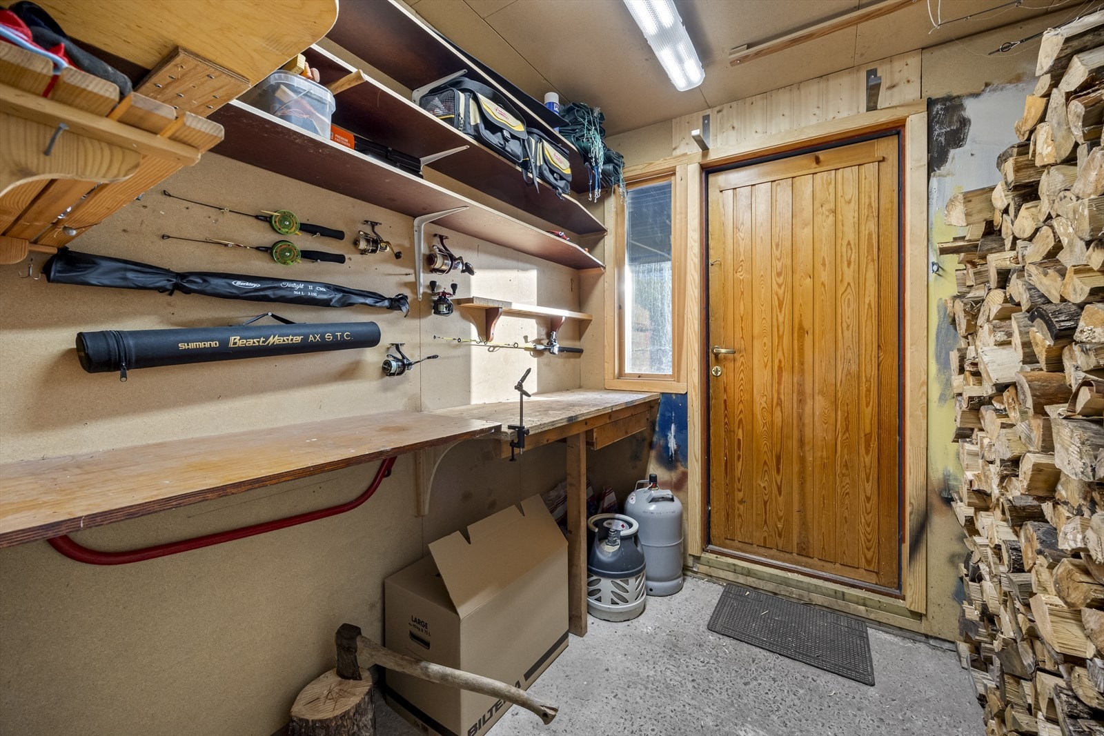 Bod / verksted med utgang. Galleribilde