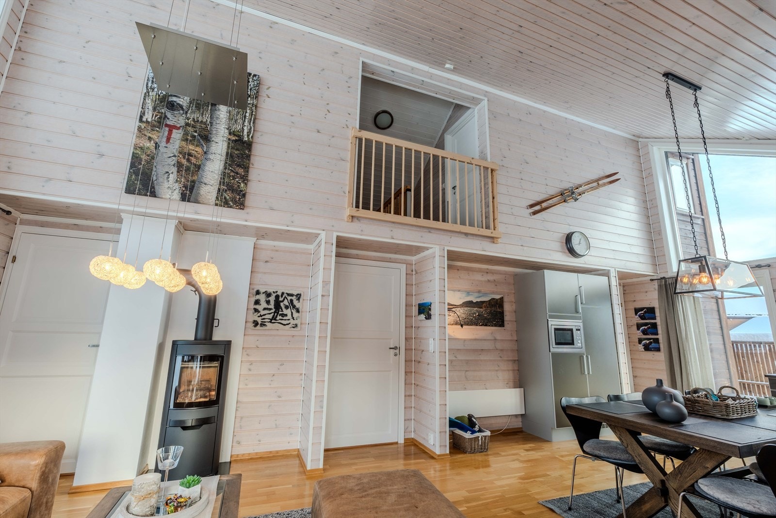 Stue med god takhøyde Galleribilde