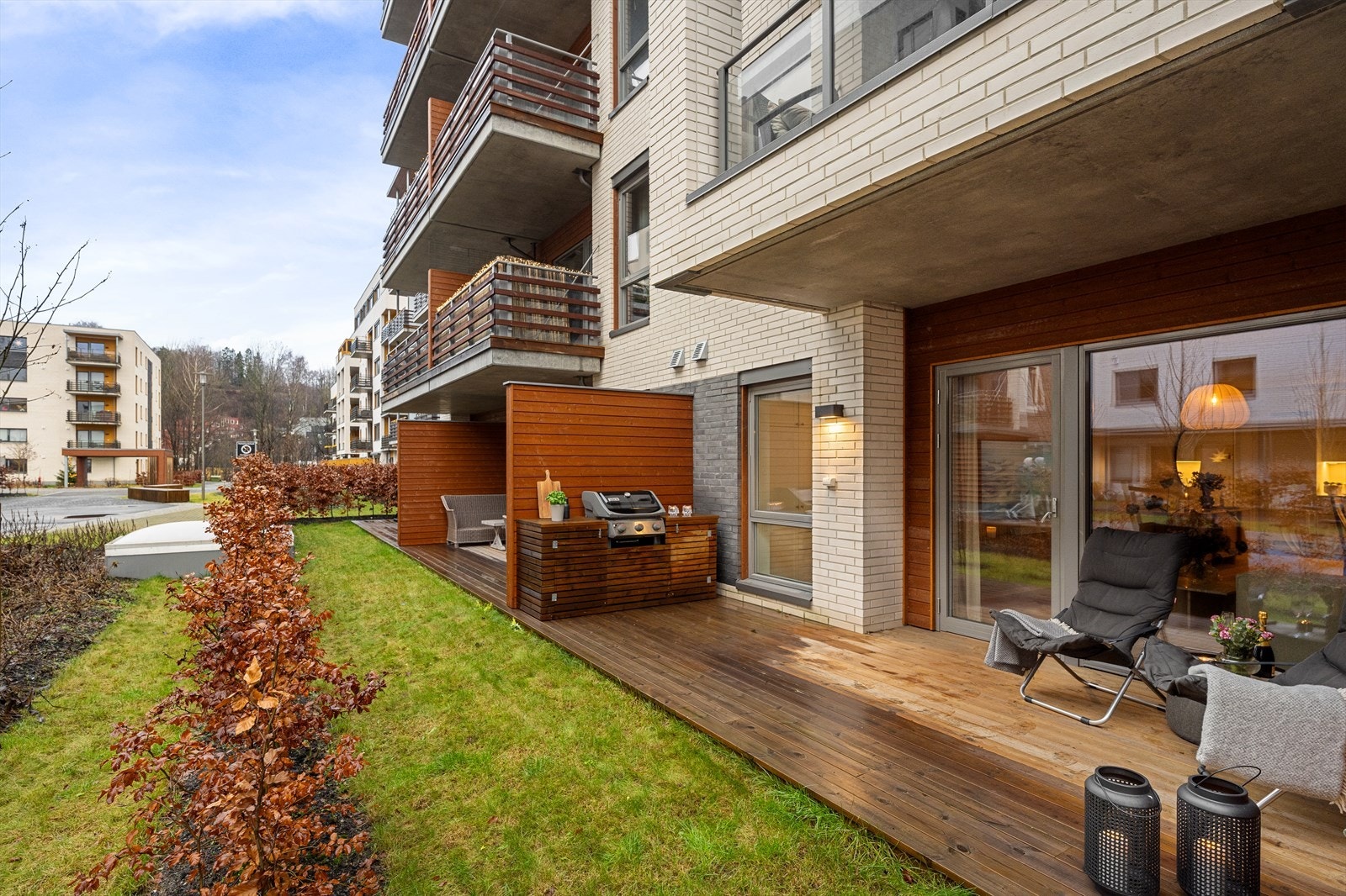 Trivelig uteplass med direkte adkomst fra stuen. Galleribilde