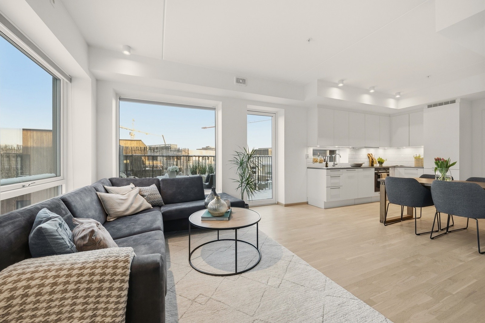 Velkommen til Satelittfaret 7 Presentert av Eiendomsmegler Edvard Chapsang v/EIE eiendomsmegling Bærum!
Foto: Luxe AS (Anders Kjøndal) Galleribilde