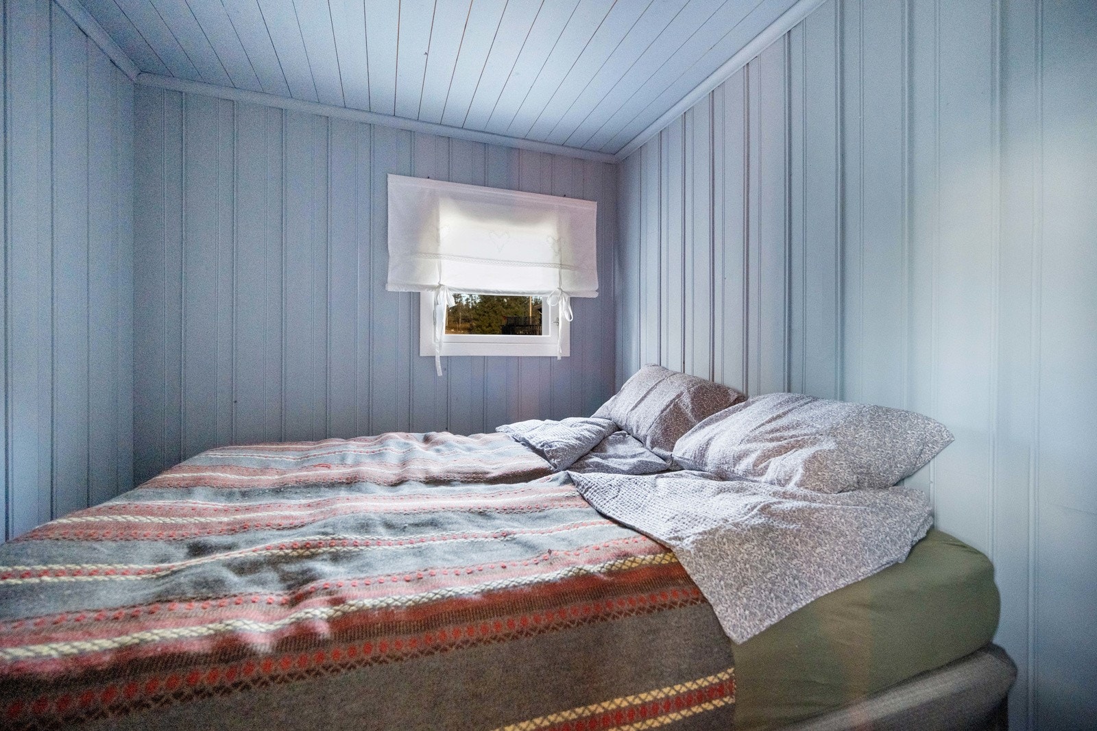 Hytta har to gode soverom, største rommet med god plass til dobbeltseng Galleribilde