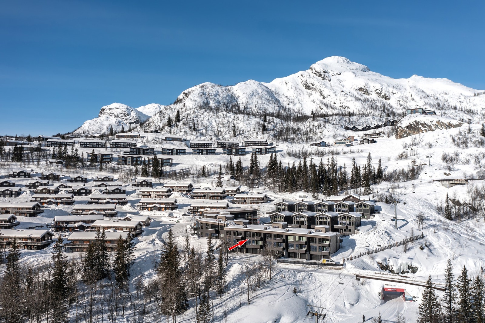 Leiligheten ligger i attraktive Alpelia omringet av ski inn/ut, flott utsikt og praktiske løsninger. Galleribilde