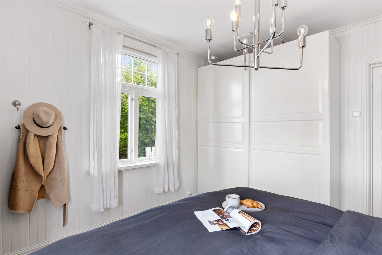 Her er det god plass til stor garderobeløsning, dobbeltseng og ytterligere møblering om ønskelig. Galleribilde