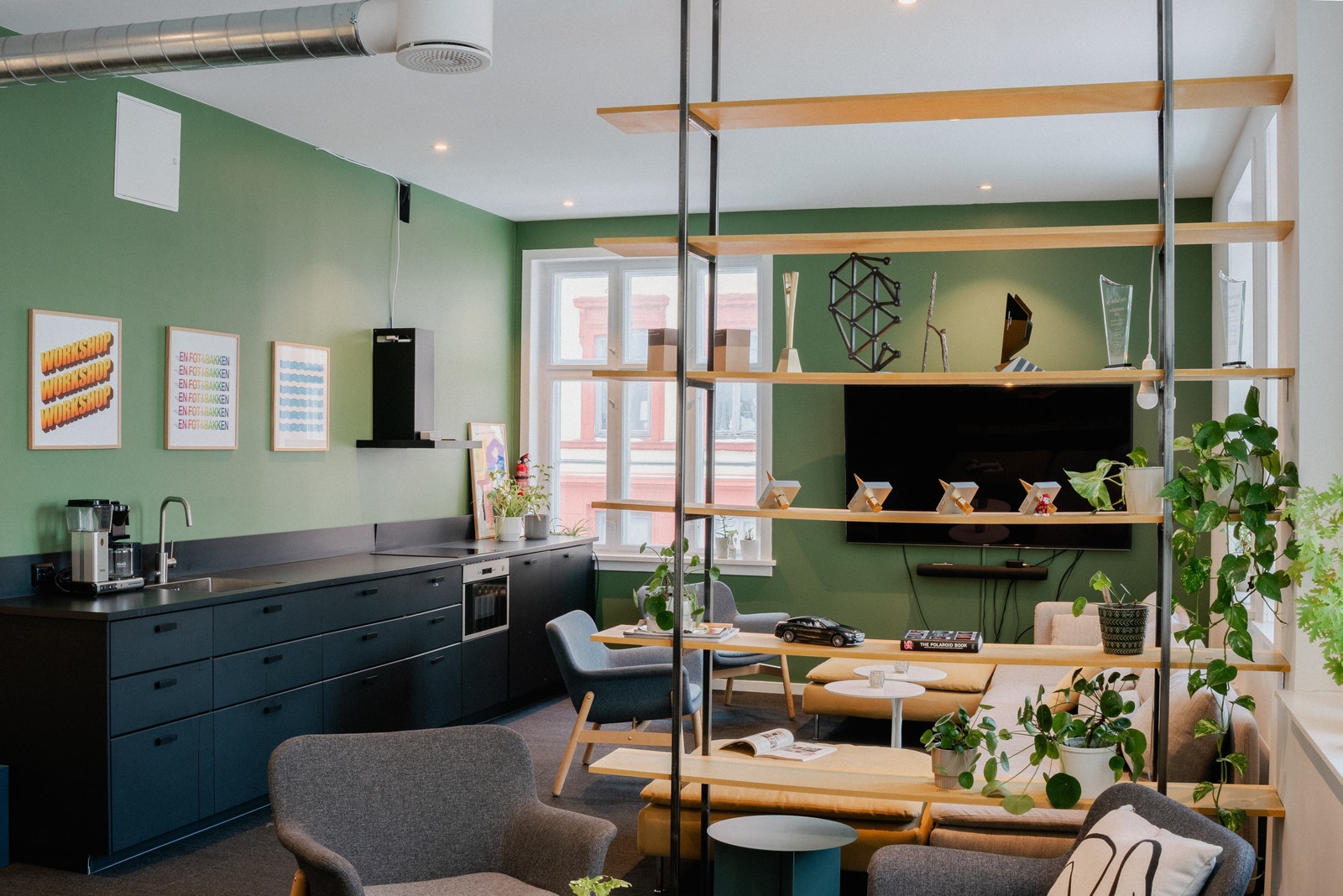 Fresht uttrykk i pauseområdet Galleribilde