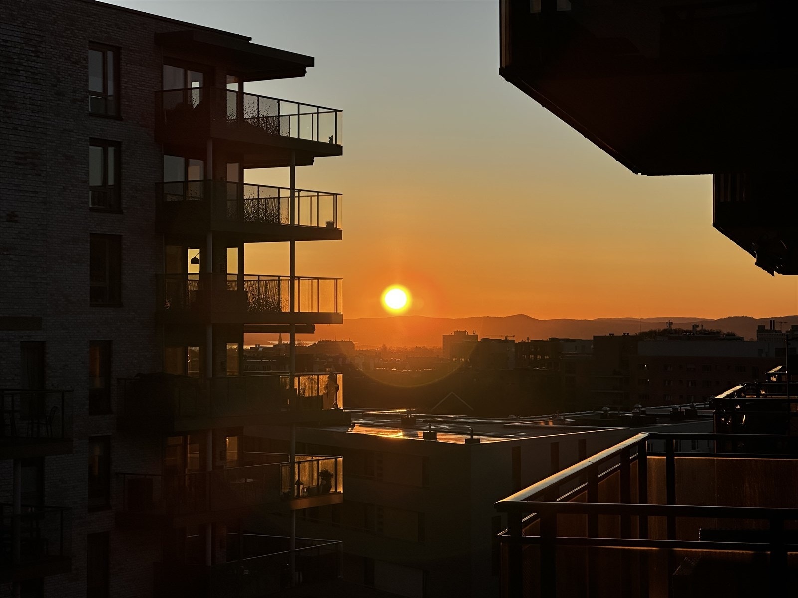 Solnedgang fra balkongen Galleribilde
