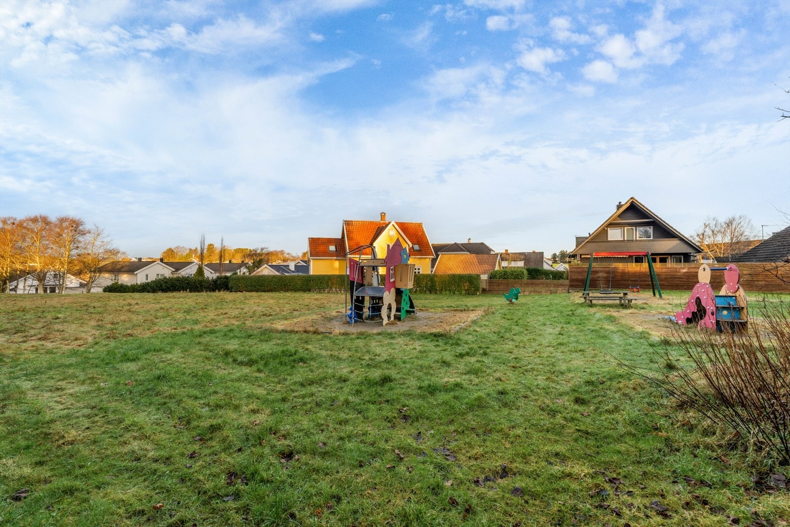 Lekeplass like i nærheten Galleribilde