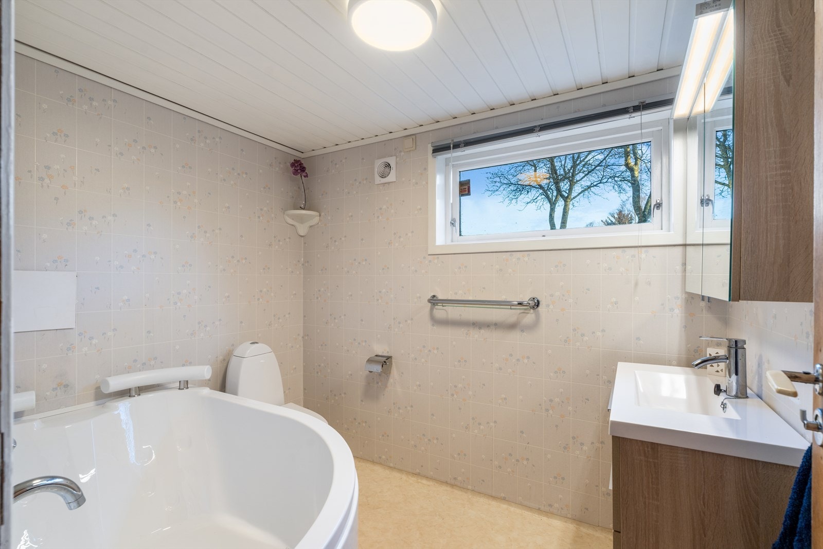 Bad i u. etasjen (ikke godkjent) Galleribilde