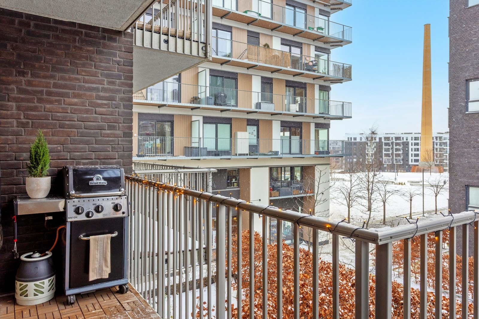 Det er tillatt med grill (gass/el). Galleribilde