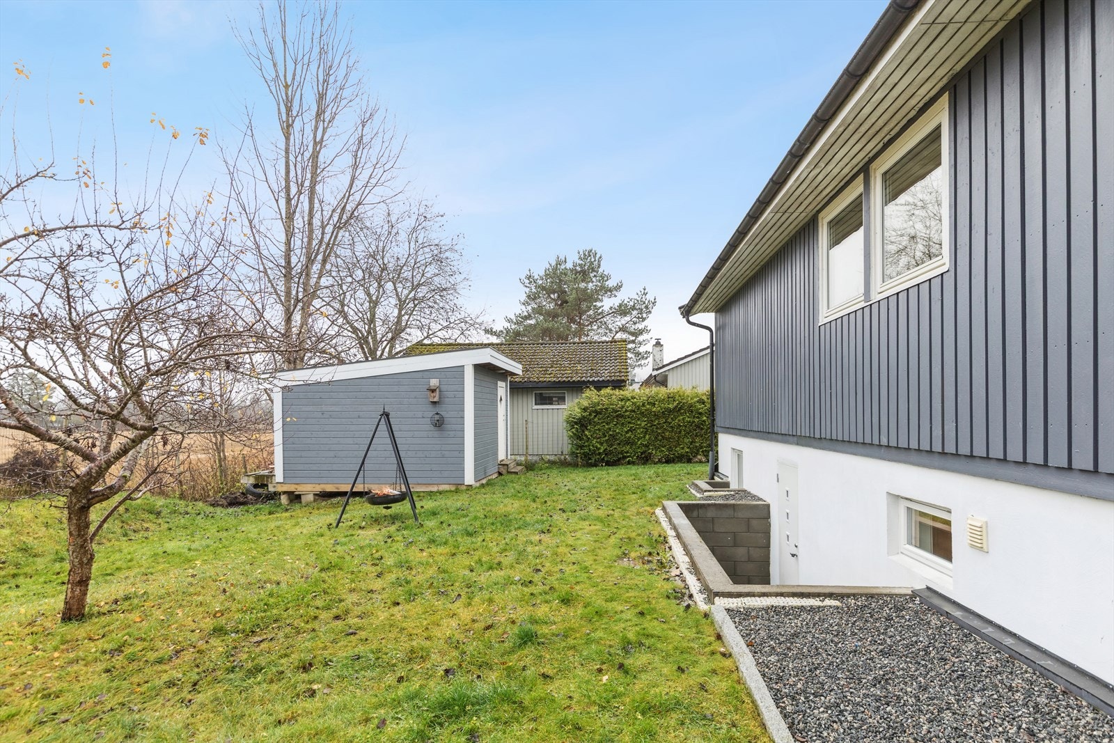 Kjeller har også utvendig adkomst. Praktisk utebod på 16 m2 for lagring. Galleribilde