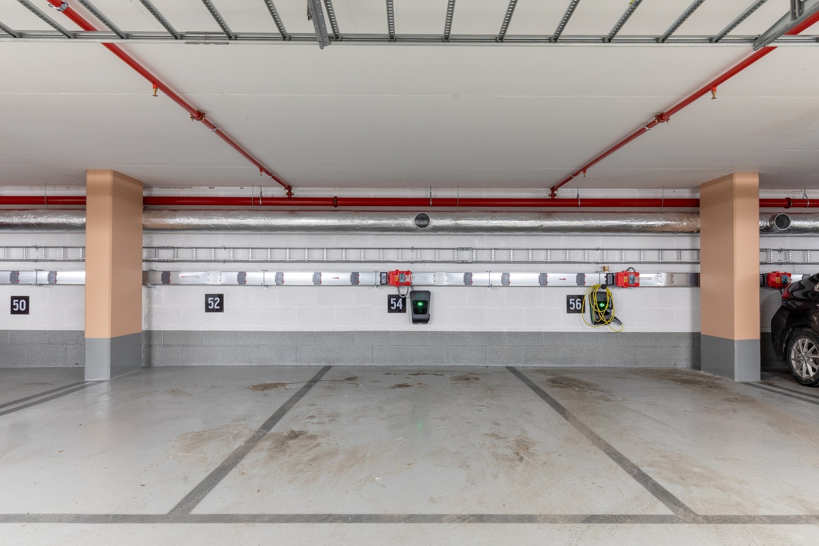 Det er mulig å kjøpe garasjeplass i kjelleren, se salgsoppgave for informasjon. Galleribilde