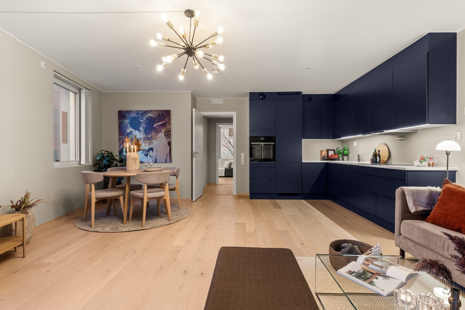 Stue og kjøkken. Galleribilde