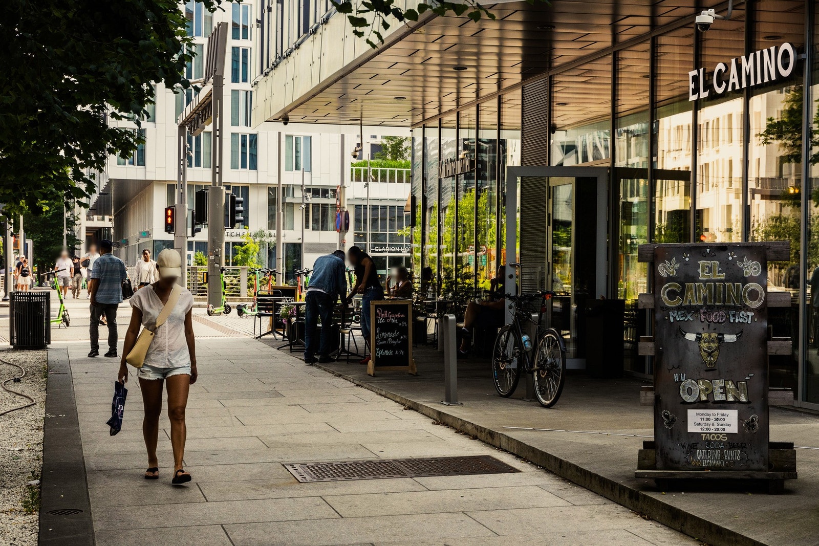 Området har et rikt servicetilbud,. Galleribilde