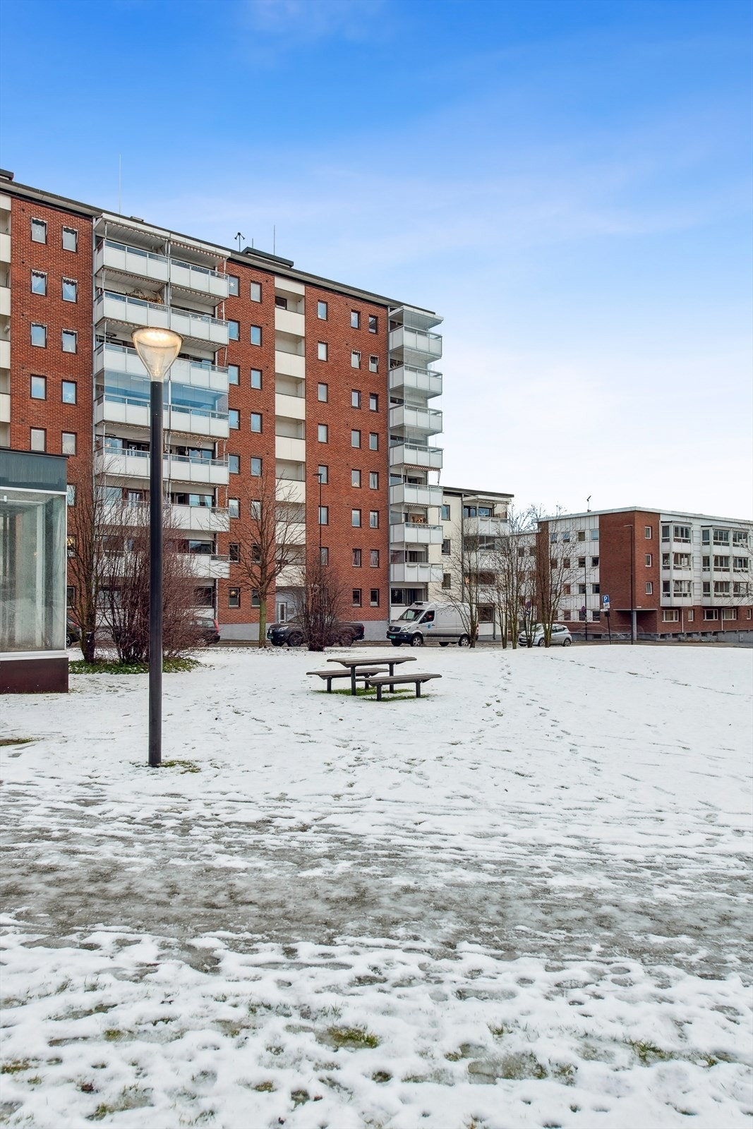 Her bor du med umiddelbar nærhet til butikker, restauranter, kollektivtransport, treningssenter, strandpromenaden og alt sentrum har å by på. Galleribilde
