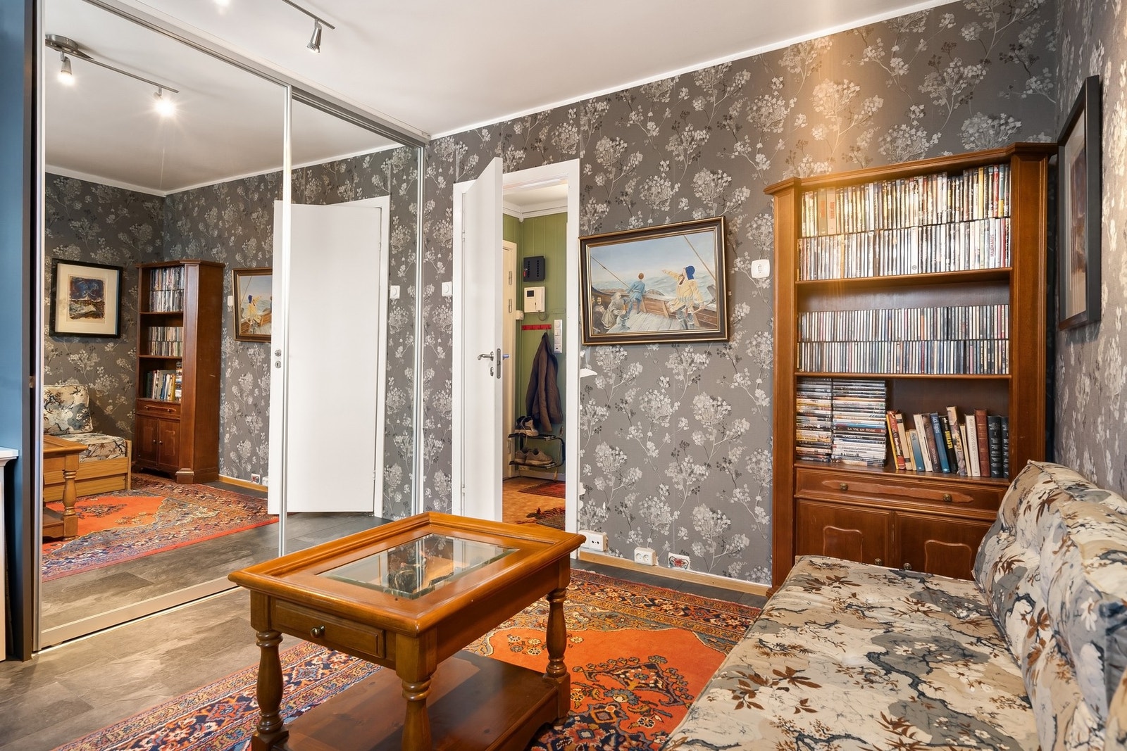 Dette rommet har også et integrert garderobeskap Galleribilde