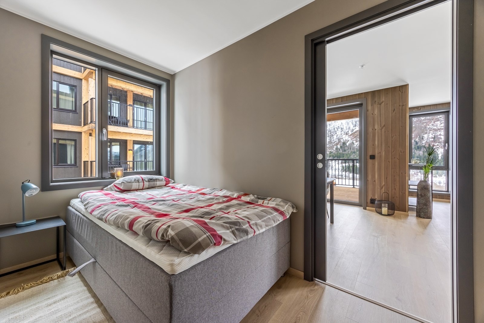 Alle soverommene er lyse og trivelige, med god plass til storfamilien! Galleribilde