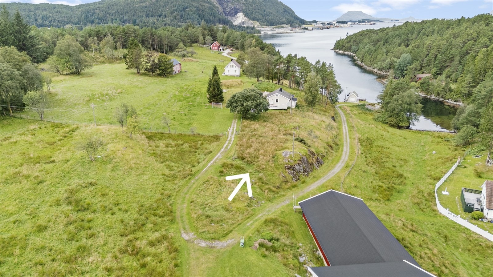 Knr. 4602 Gnr. 17 Bnr. 37 Galleribilde