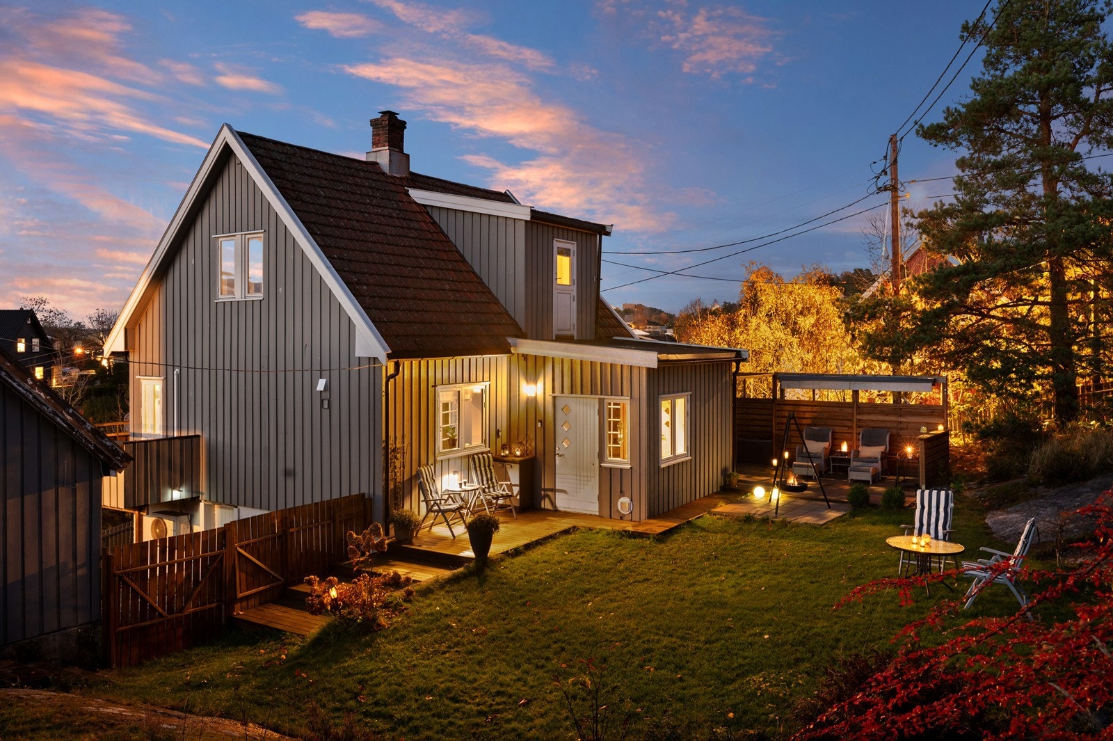 Velkommen til Pottemakerveien 41 - En sjarmerende enebolig oppført i 1930 med uthus - Sentrumsnær beliggenhet på Krapfoss! Galleribilde