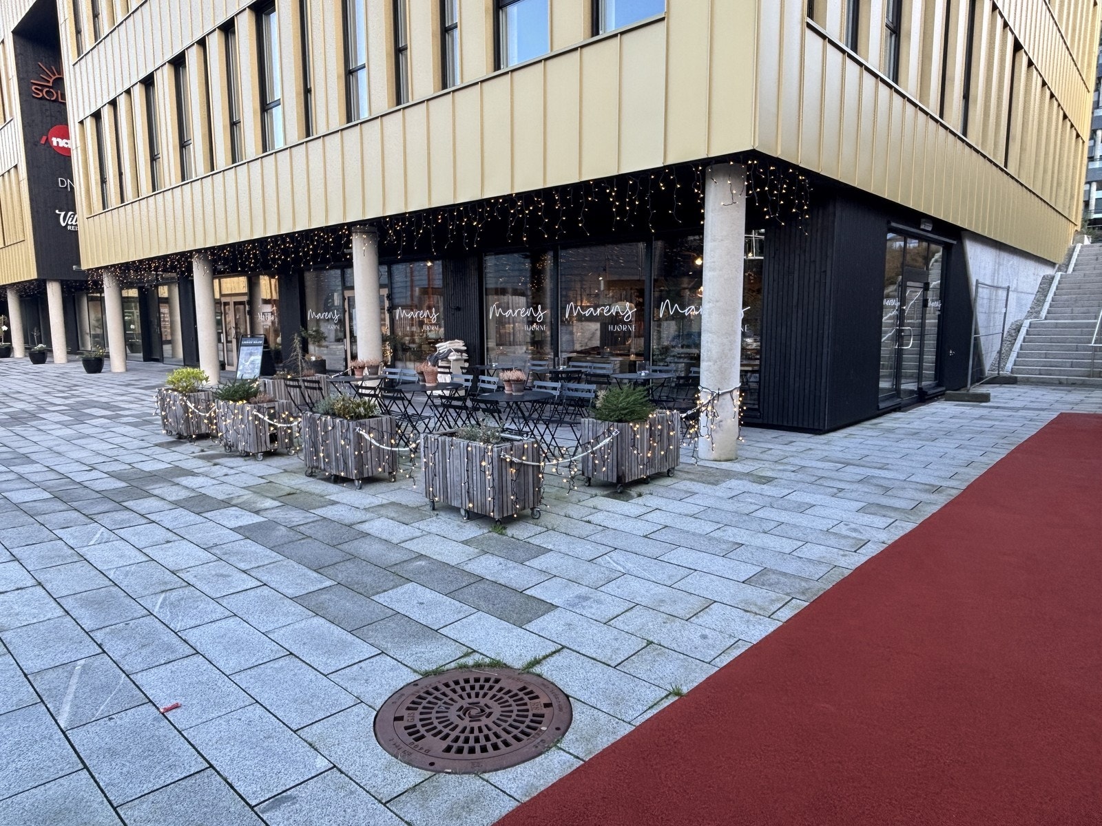 Solsio, Sartor senter og alt man behøver til hverdagen befinner seg like utenfor døren. Galleribilde