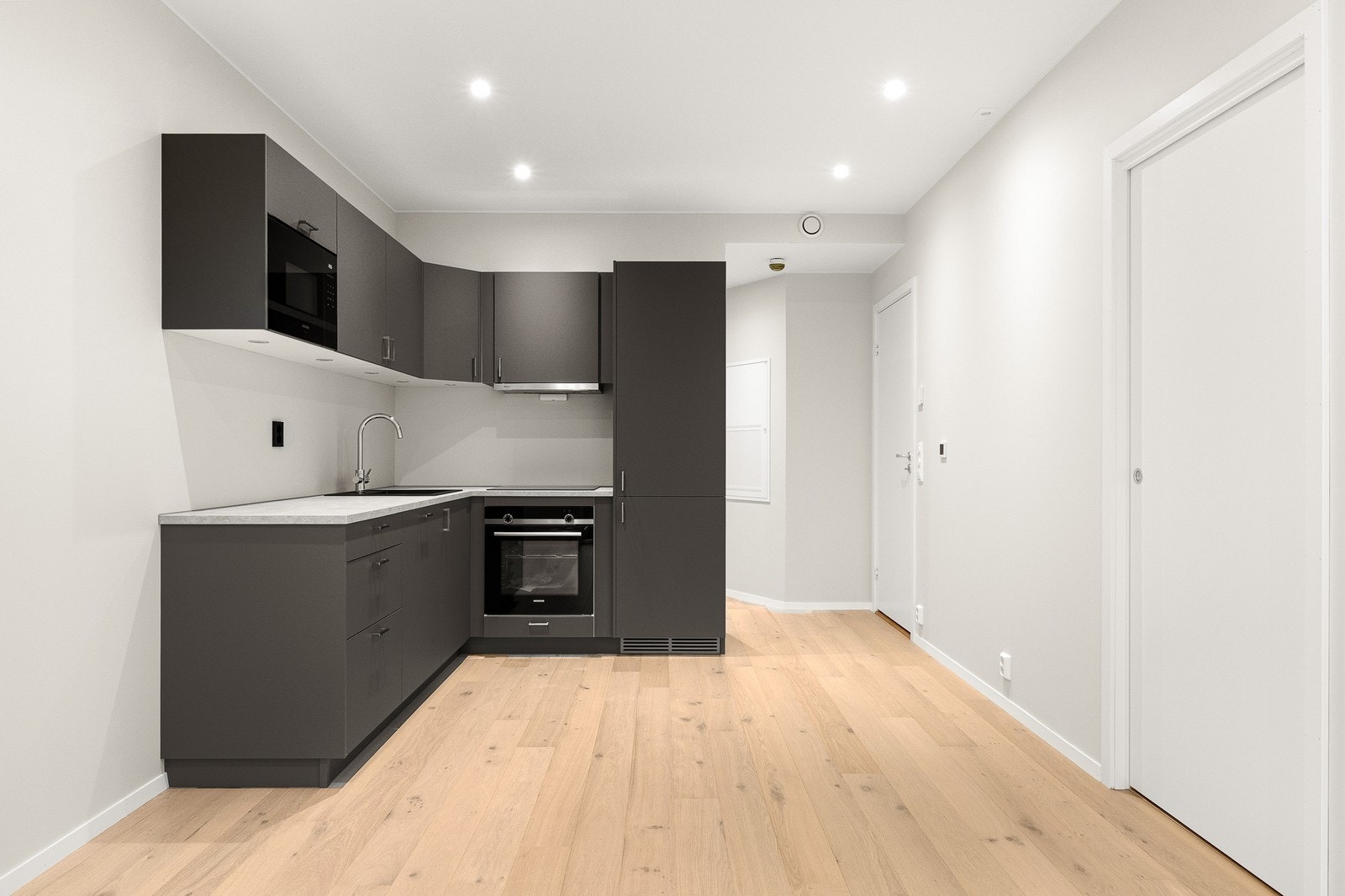 Velkommen til Grønamyrvegen 14 B. Leiligheten er helt ny med balansert ventilasjon og varme i gulv. Galleribilde