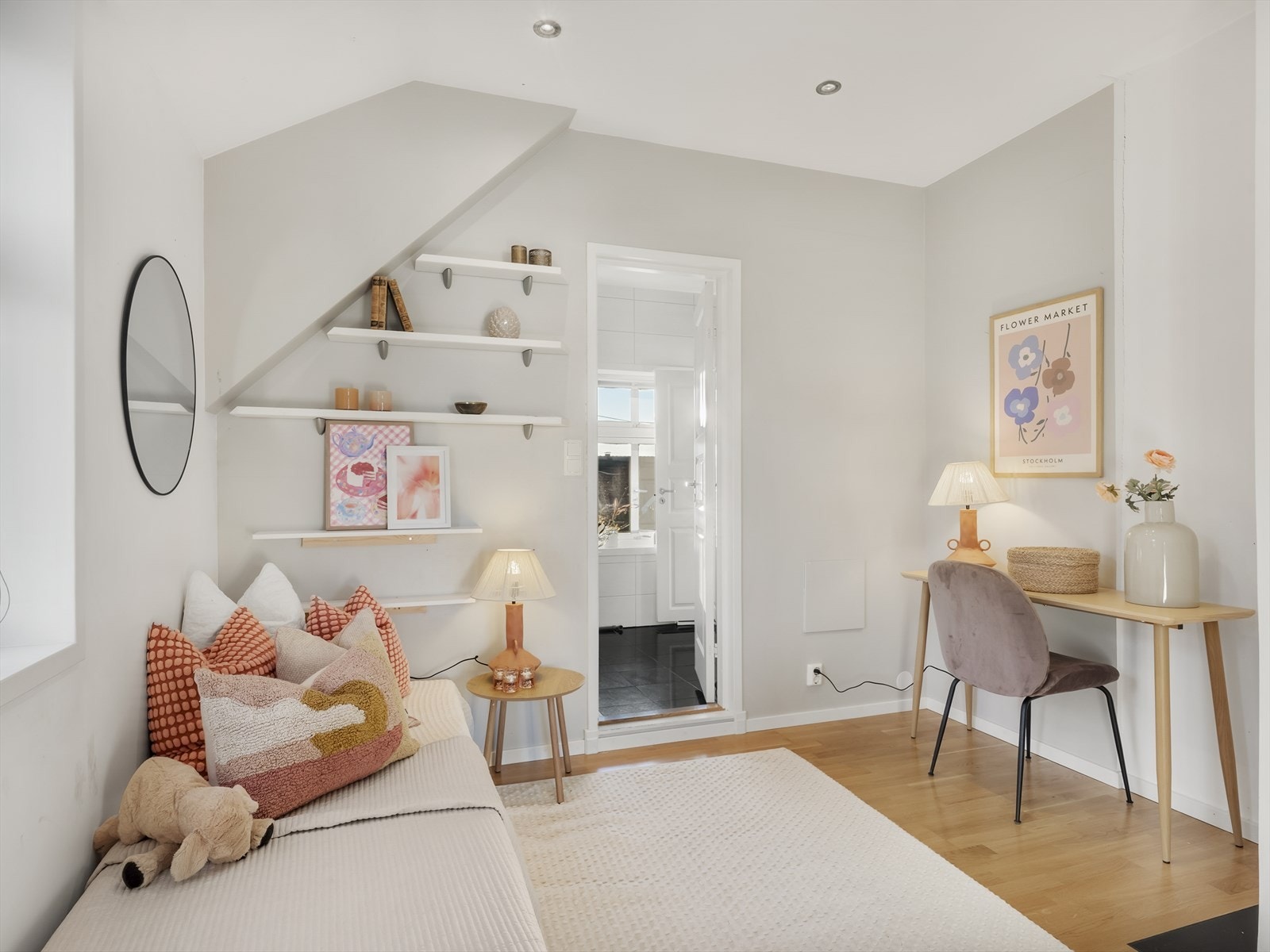 Rommet kan fungere som et kombinert gjesterom og kontor. Galleribilde