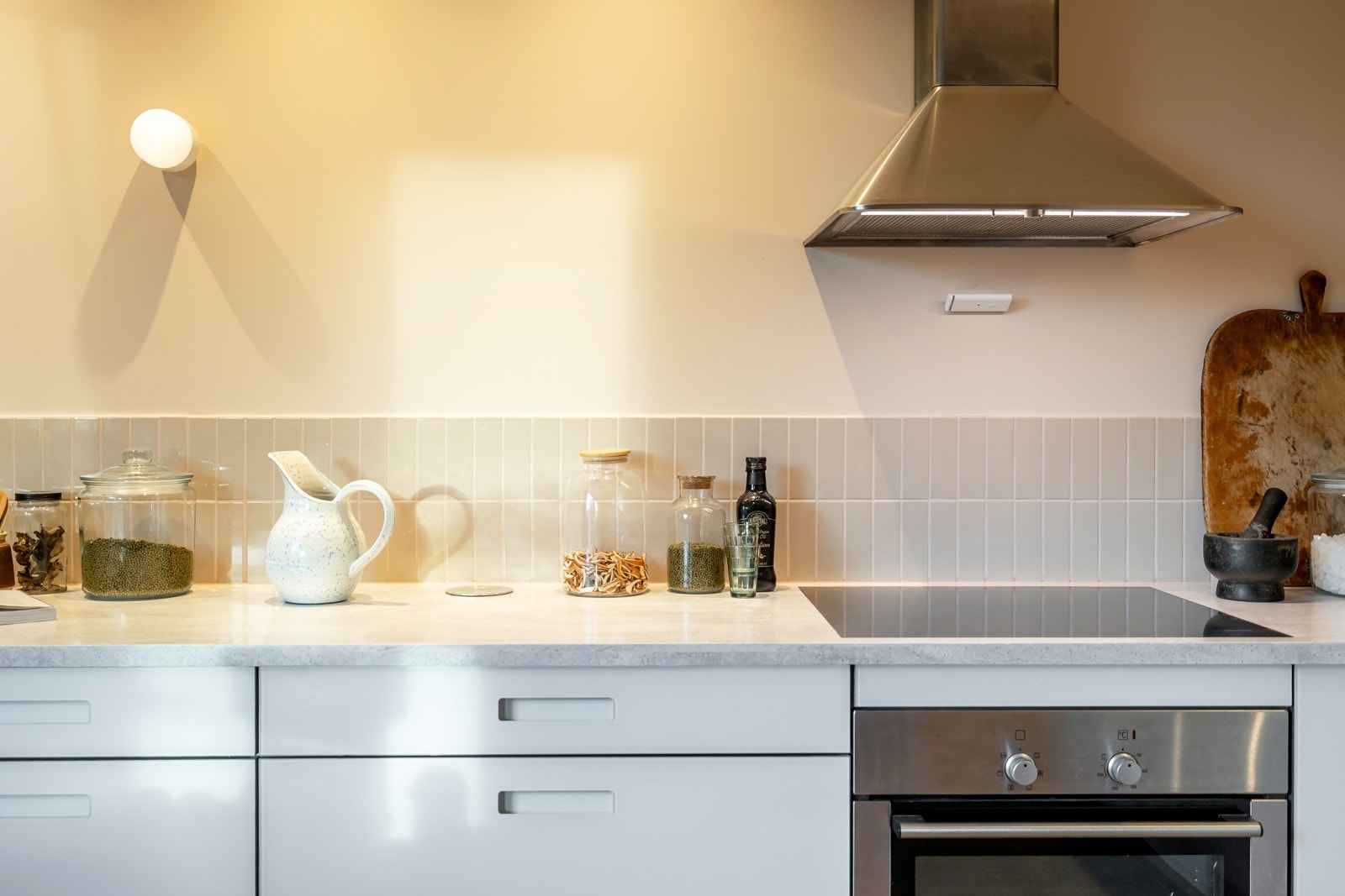 Fliser over benk fra FagFlis. Galleribilde