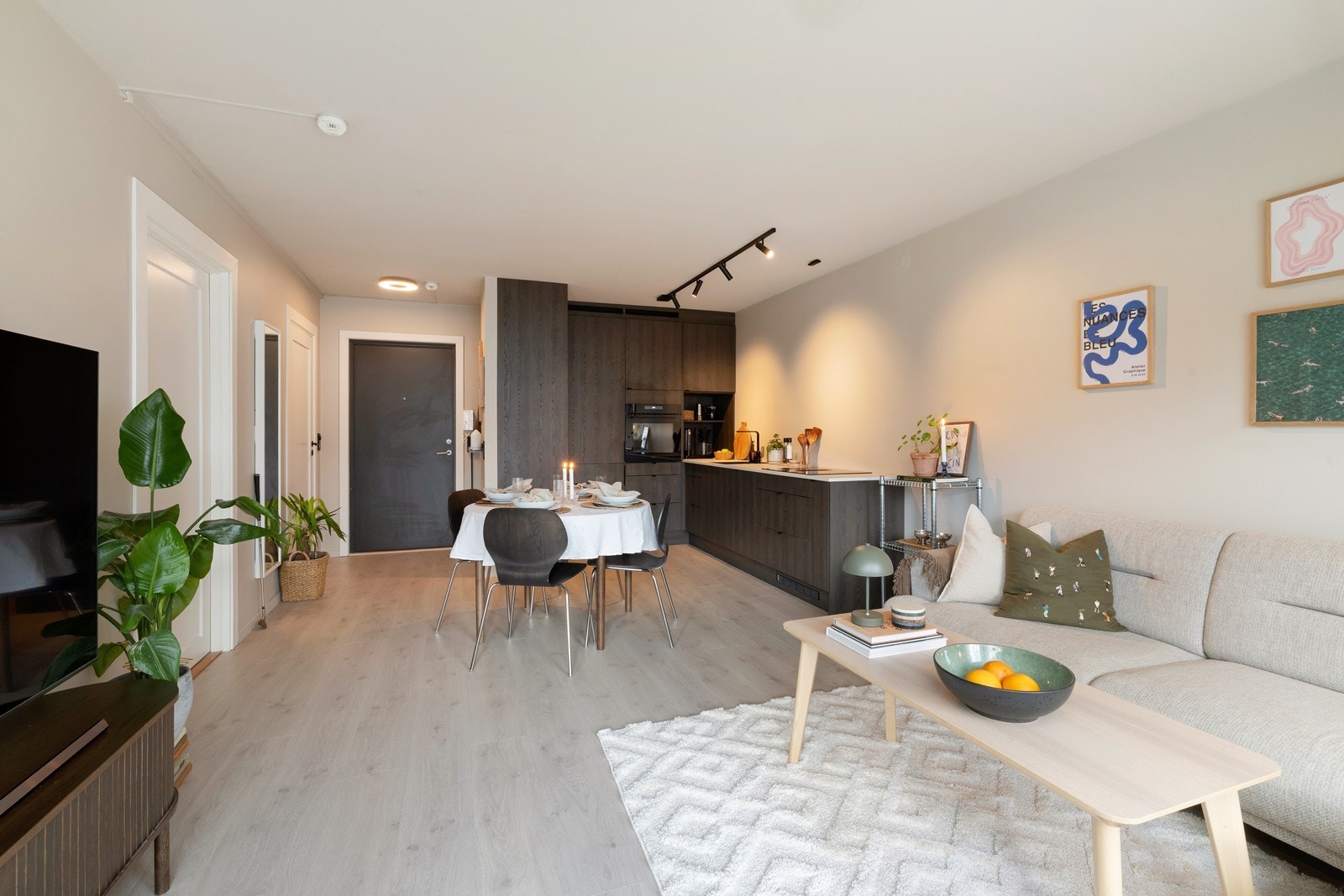 Eiendomsmegler Norge ved Henrik Lossius ønsker deg velkommen til St. Olavs vei 20b! Galleribilde