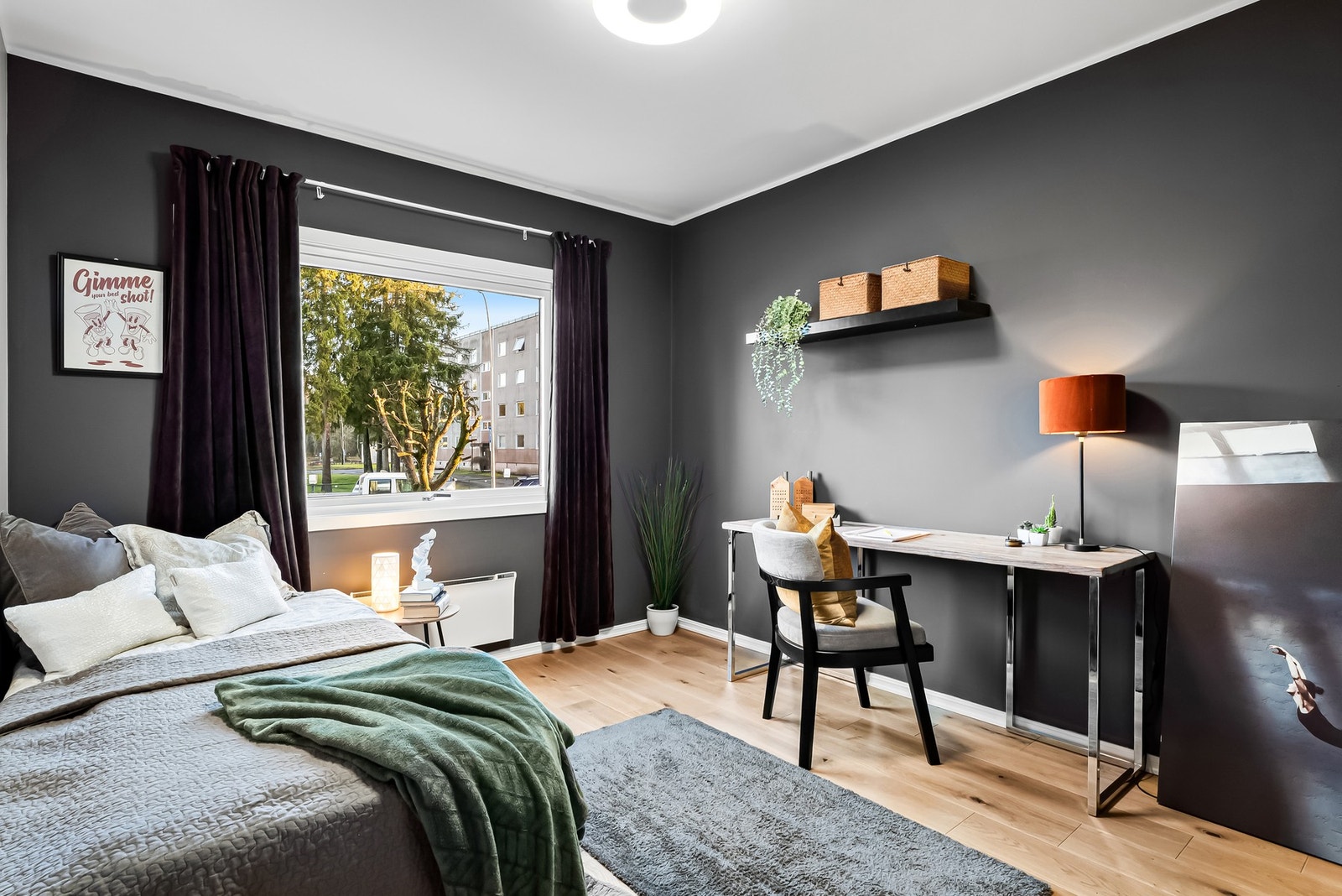 Leilighetens andre soverom er også av god størrelse. Galleribilde