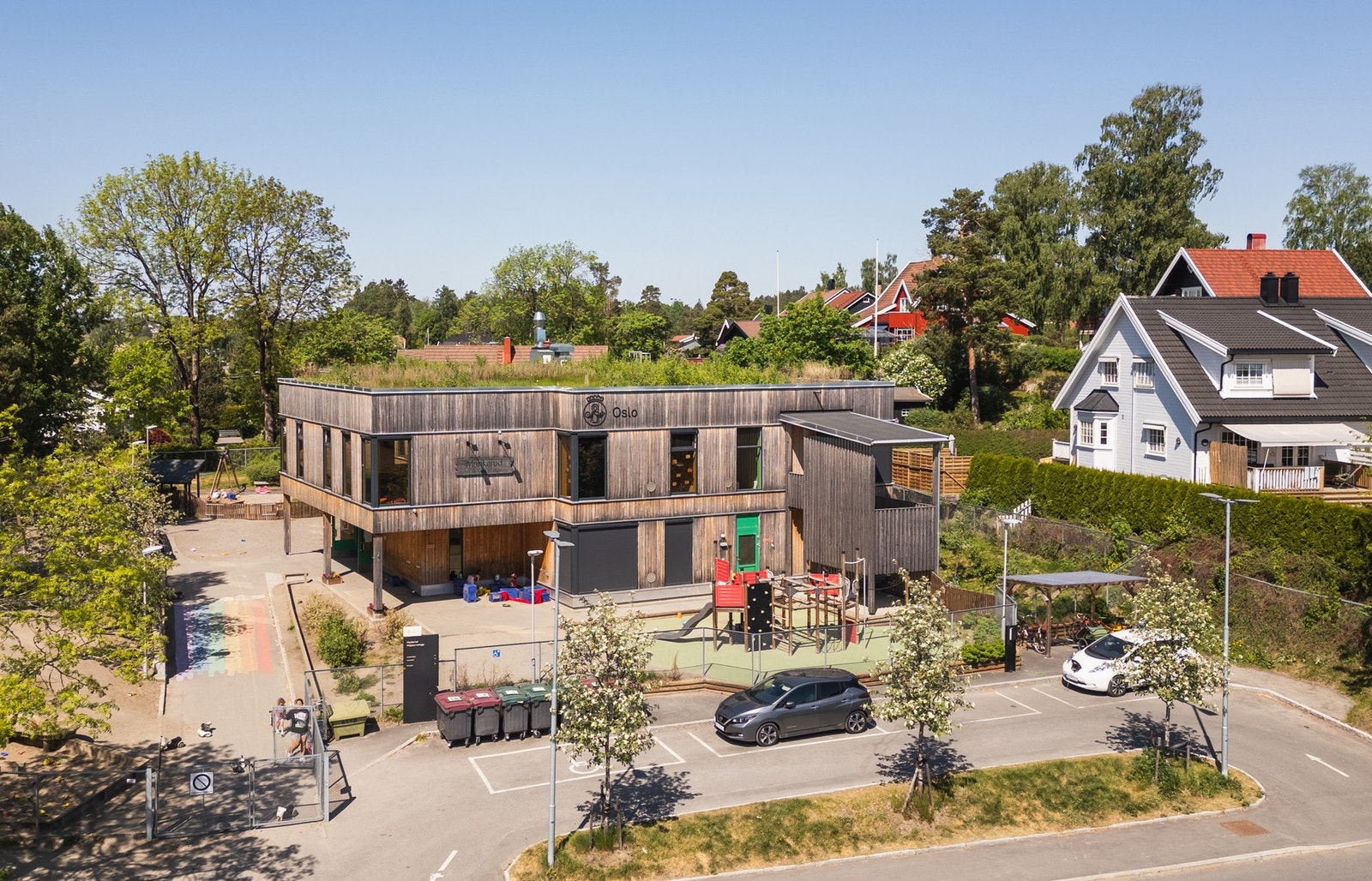 Barnevennlige omgivelser med kort og trygg vei til Munkerud barnehage. Galleribilde