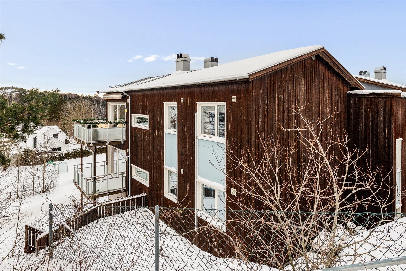 Hjørneleiligheten har en fri og solrik beliggenhet i øverste etasje. Galleribilde