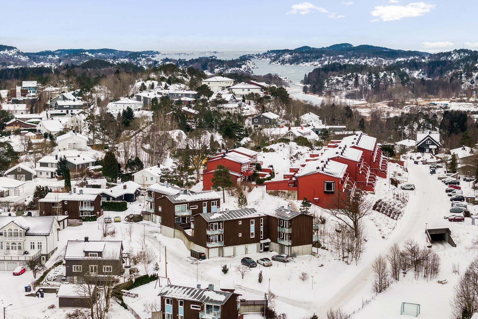 Innenfor gangavstand finnes Lahelle badestrand og fine turområder. Velkommen til Maurveien og en hyggelig visning. Galleribilde