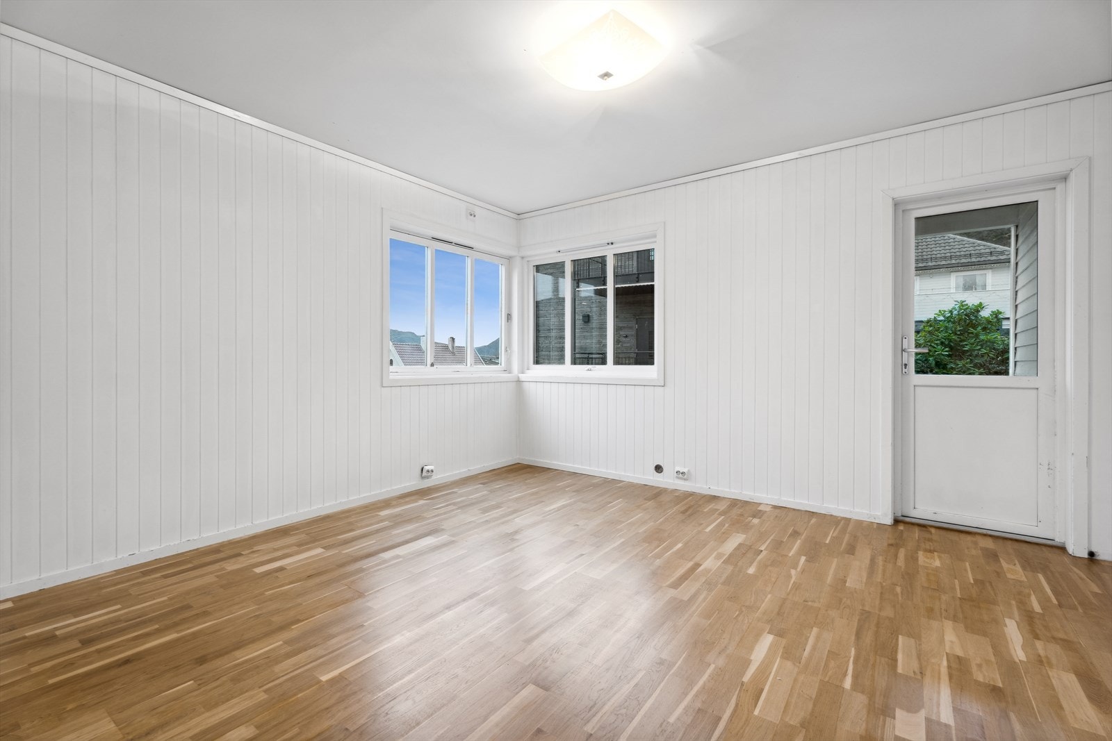 Her er det utgang til balkong fra både kjøkken og stue. Galleribilde