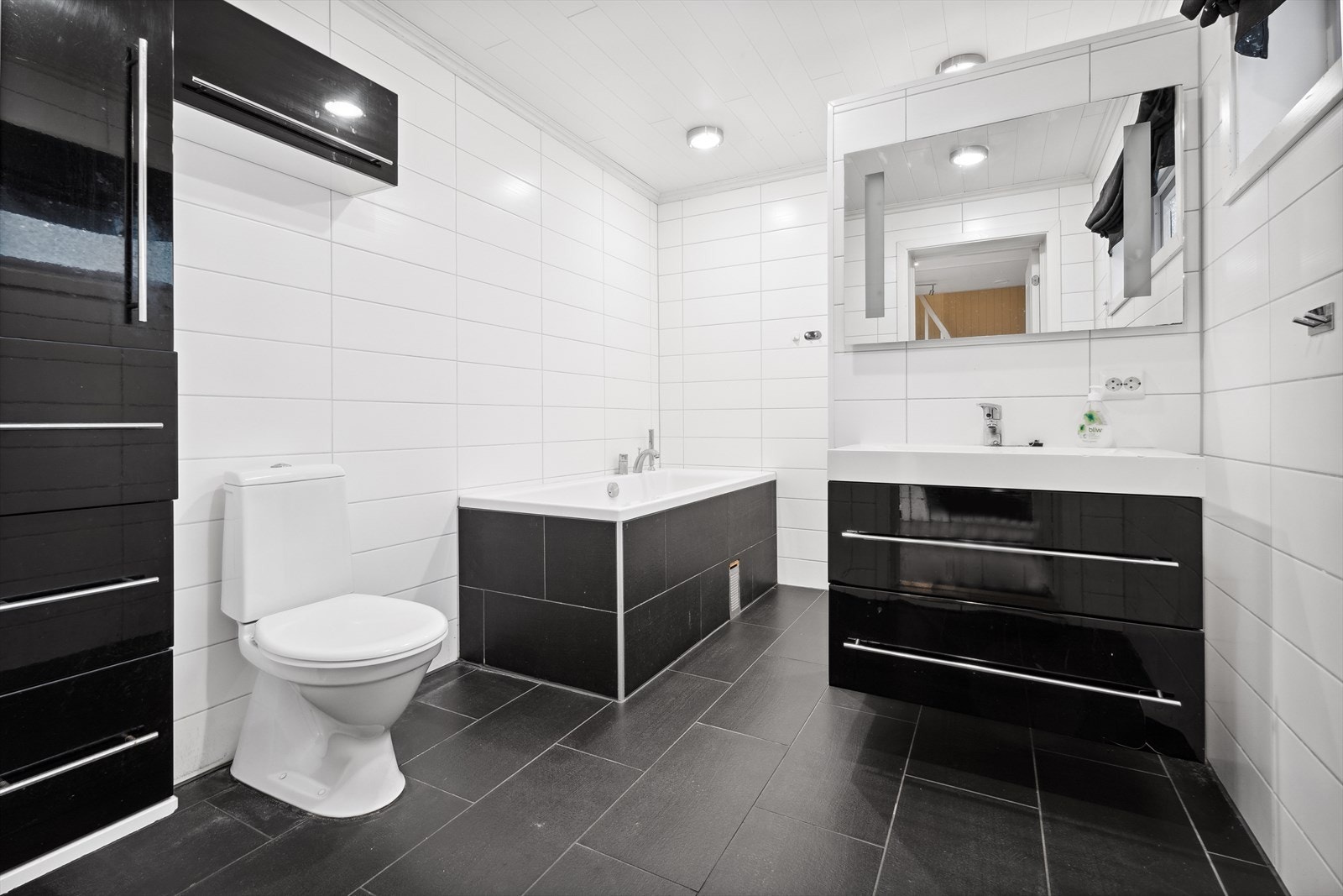 Baderom pusset opp i 2012 Galleribilde