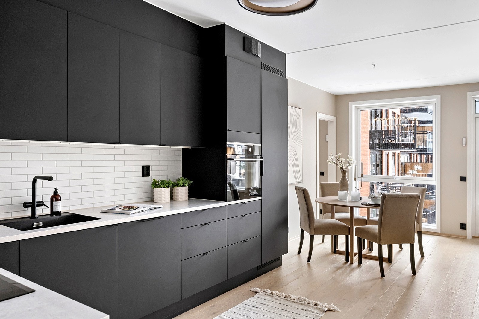 Velkommen til Børsteveien 15! Presentert av Sigrid Moen i OBOS Eiendomsmeglere, avd. Ulven. Galleribilde