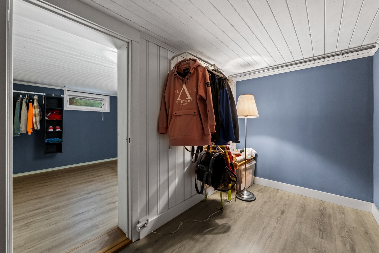 Omkledningsrom, ikke godkjent til varig opphold. Galleribilde