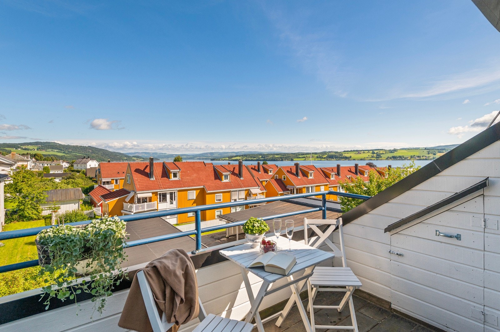 Balkong utenfor kjøkken Galleribilde