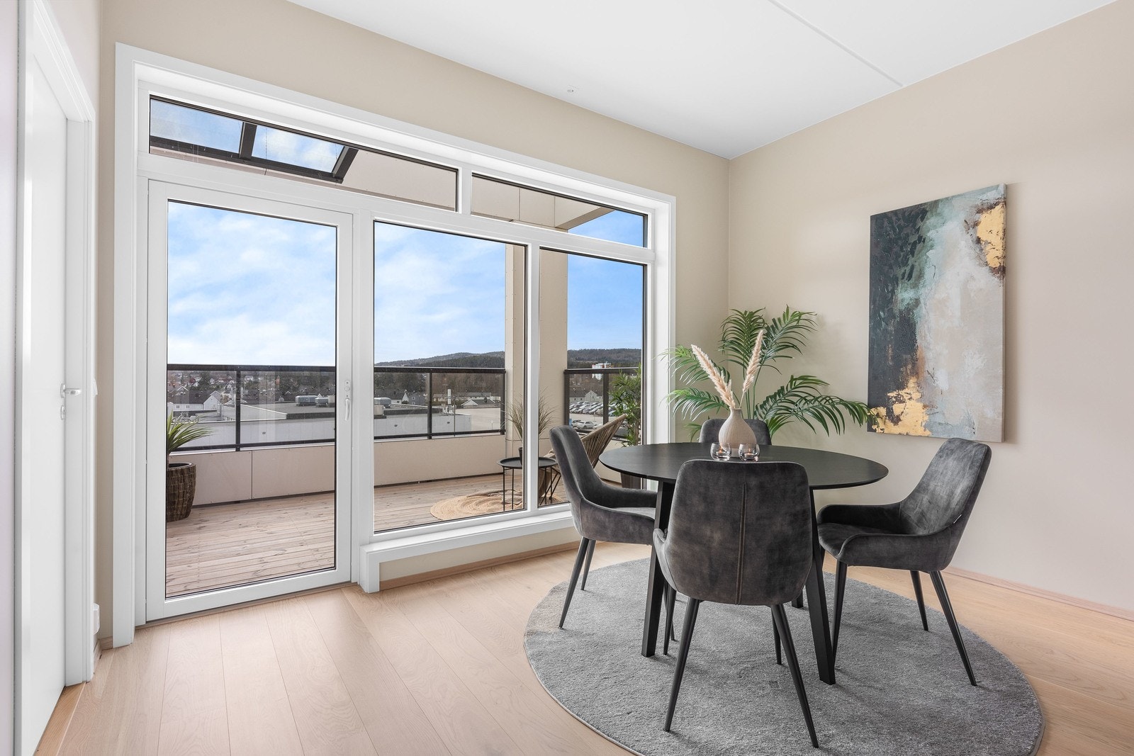 Leiligheten er gjennomgående Galleribilde