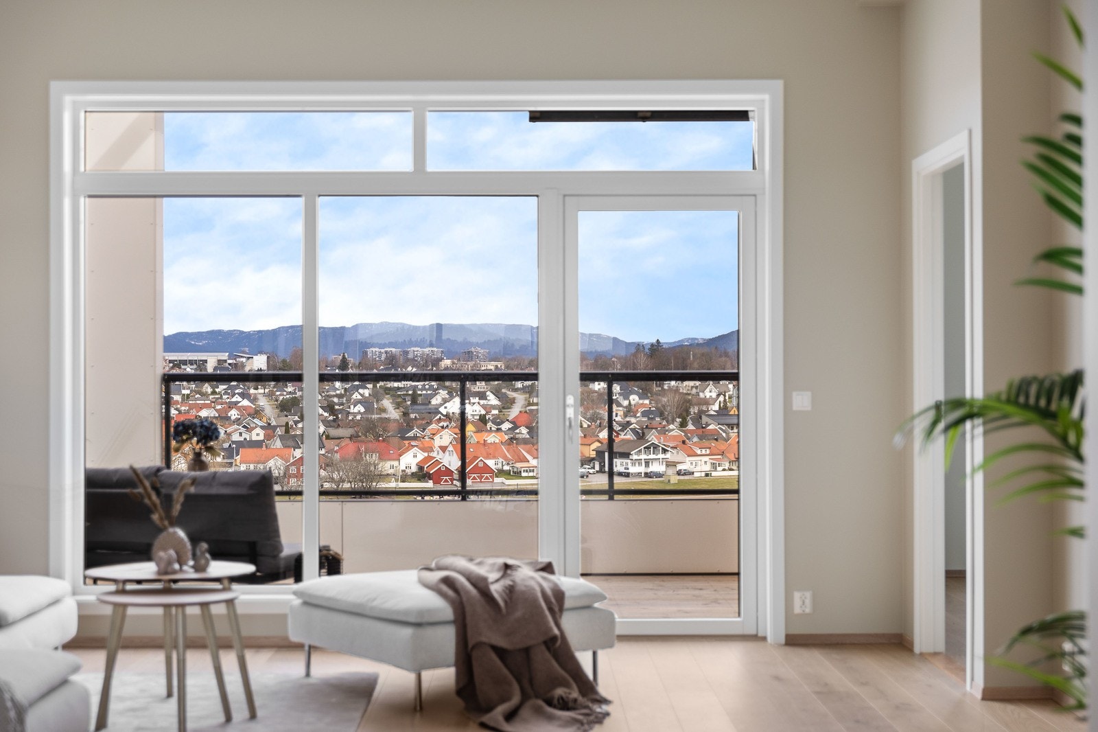 Nydelig utsikt - her rett mot Bakken og Skien by Galleribilde