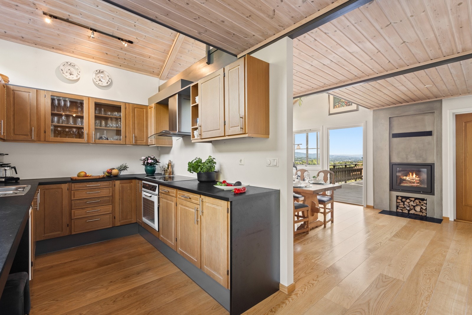 Lekkert og godt utstyrt kjøkken Galleribilde