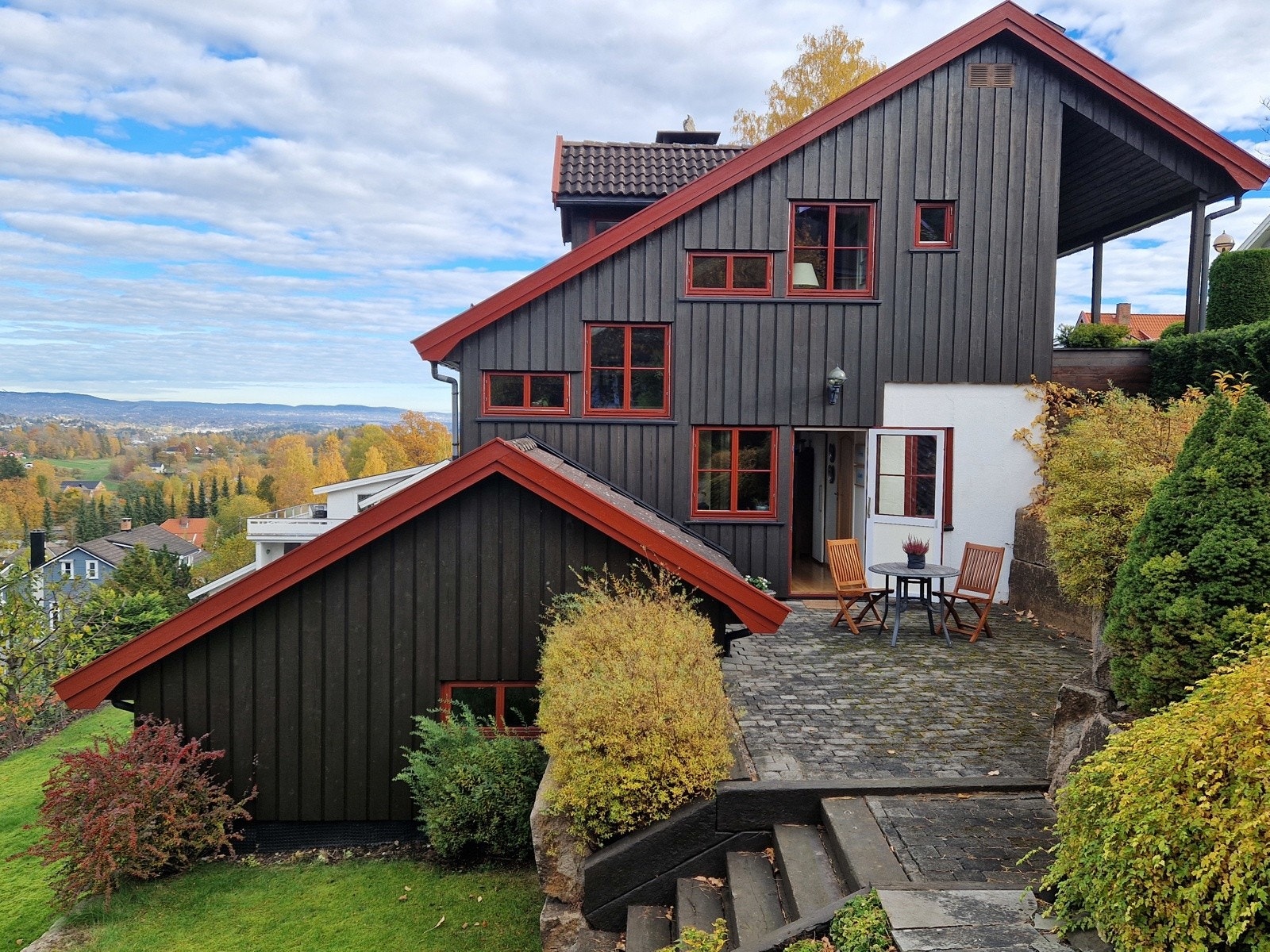 Terrasse utenfor kjøkken Galleribilde