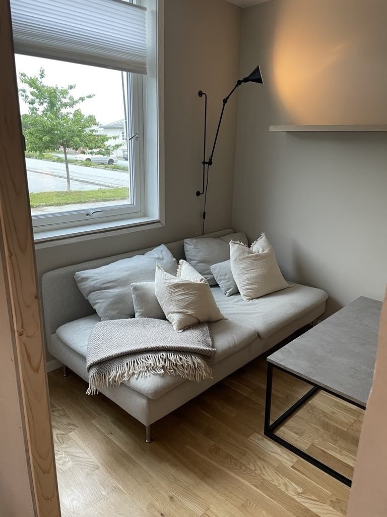 Soverom 2 - Dette rommet har blitt brukt som stue av nåværende beboer Galleribilde