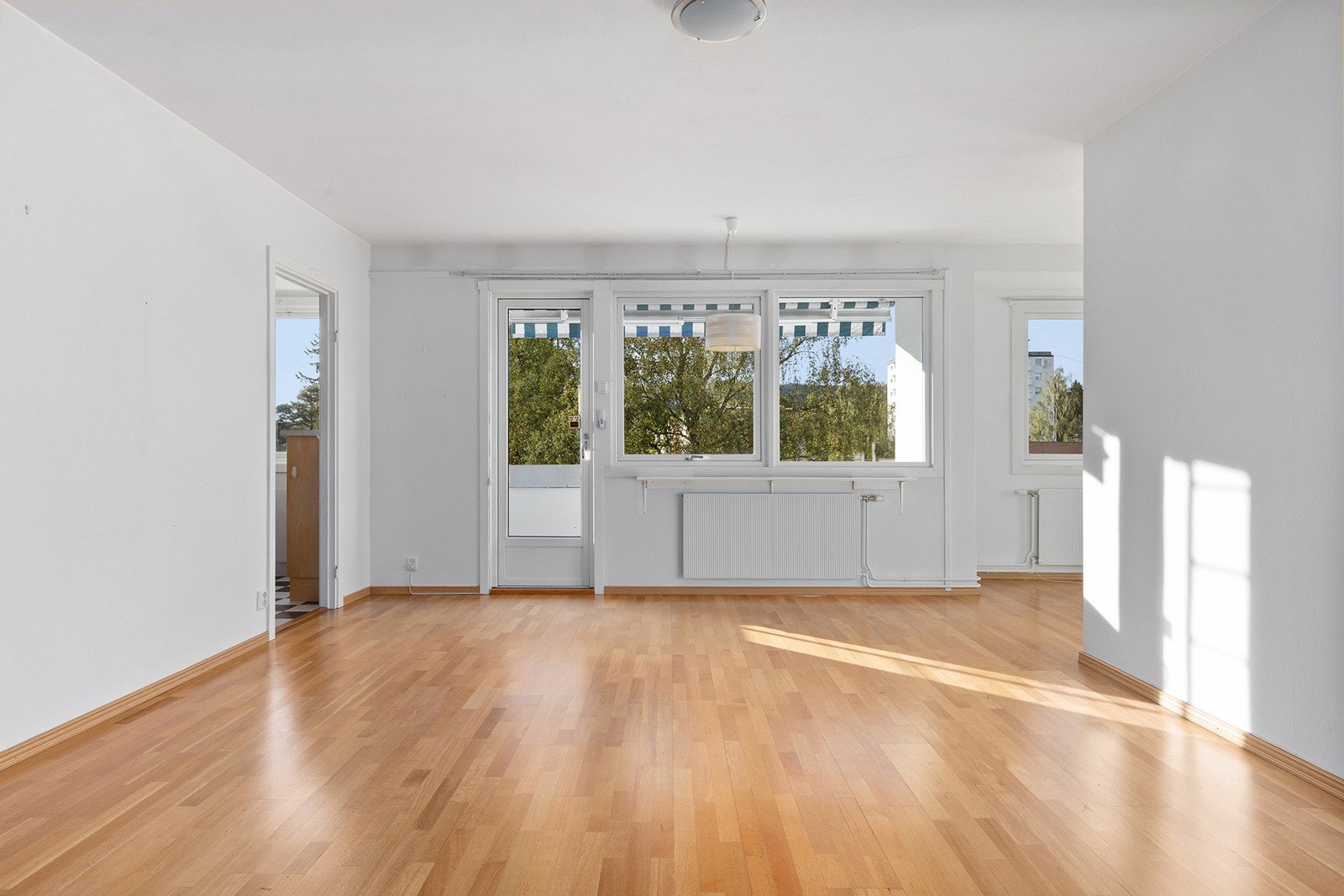 Velkommen til Minister Ditleffs vei 20! Presentert av Henry Ryberg Pedersen ved OBOS Eiendomsmeglere, avd. Ulven. Galleribilde