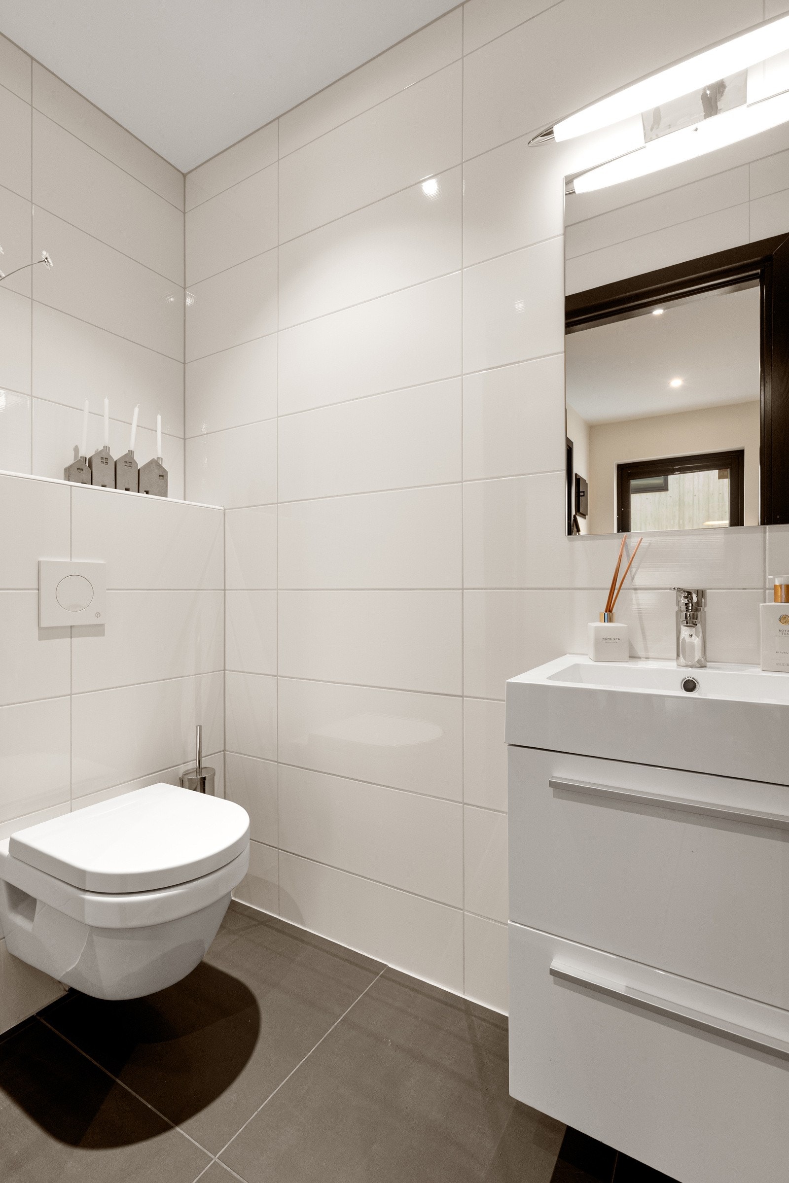 Gjestetoalett. Galleribilde