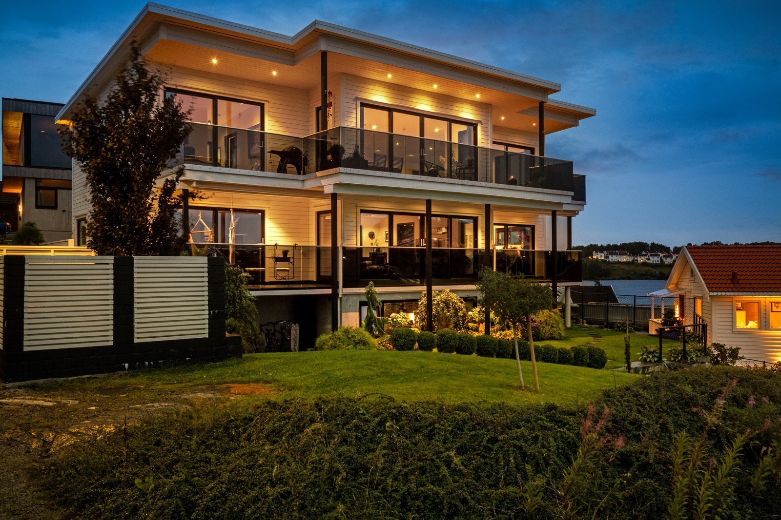 Boligen er preget av påkostede og sjeldne materialvalg. Galleribilde