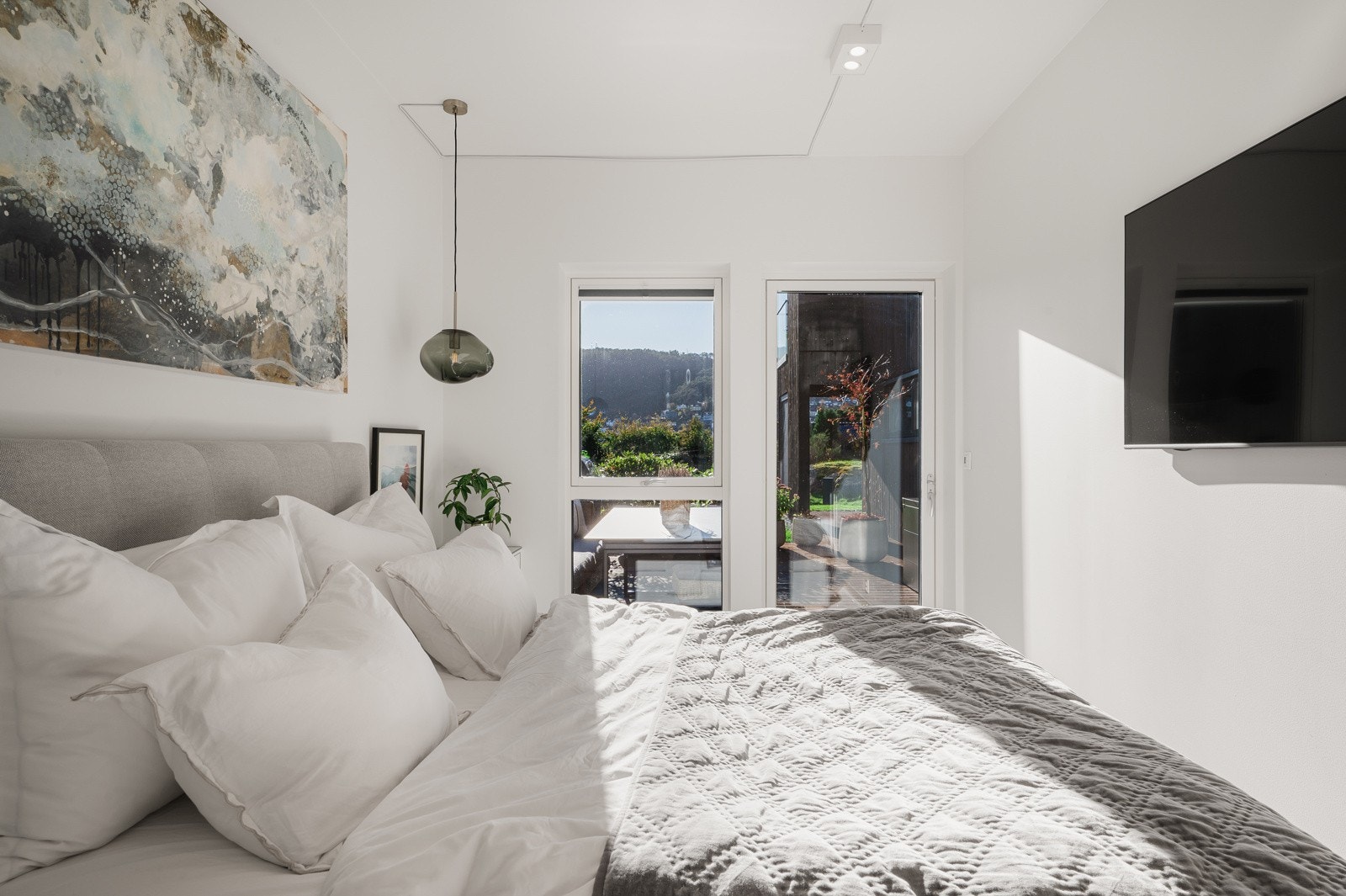 Hovedsoverommet har også tilkomst til terrassen. Galleribilde