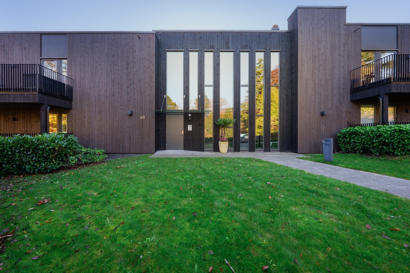 Leiligheten har en universalt utformet og trappefri adkomst i byggets 1. etasje Galleribilde