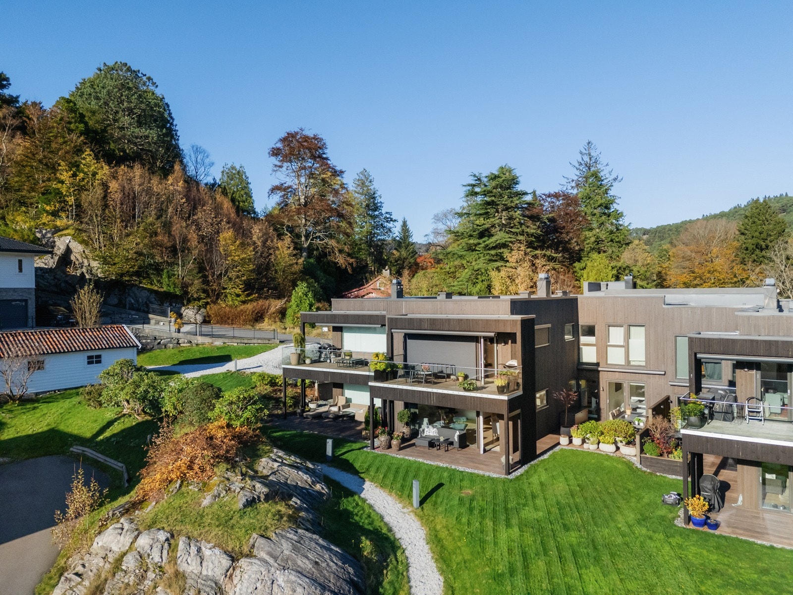 PrivatMegleren v/Tom Jørgensen har gleden av å presentere Åstveitveien 60! Galleribilde