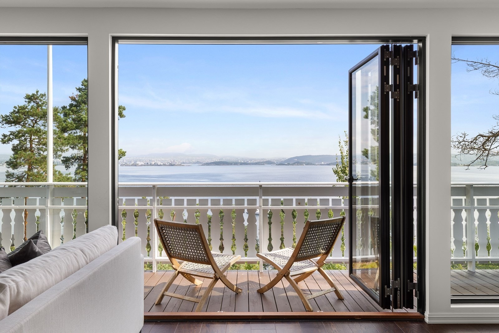 Her får du følelsen av å være tett på naturen, samtidig som du er omgitt av moderne komfort og gjennomtenkte detaljer. Galleribilde