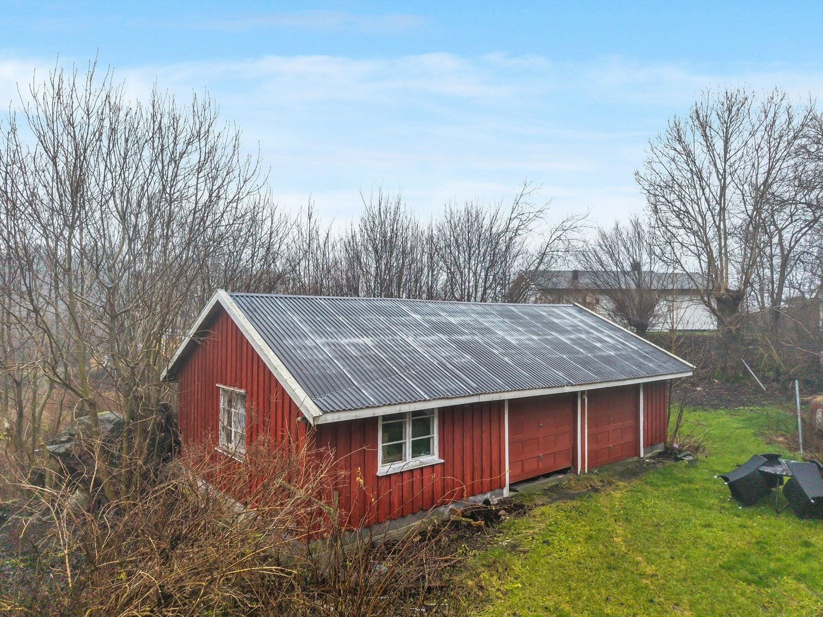 Frittstående garasje/uthus. Galleribilde