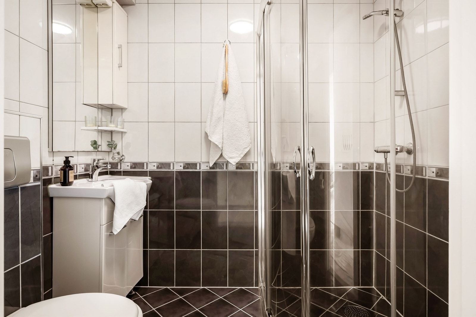 Badet inneholder alle ønskelige fasiliteter. Galleribilde